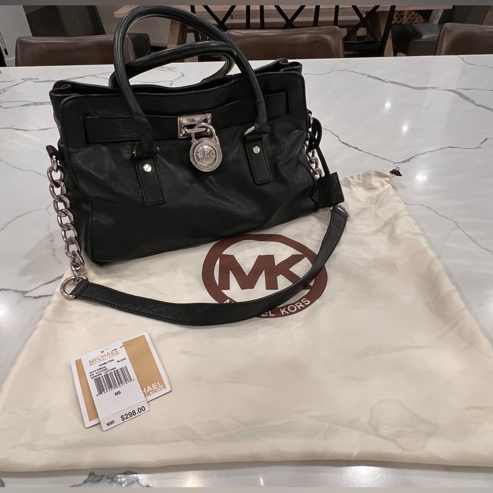 Authentic Michael Kors Hamilton East/West Black Satchel Purse Great Condition